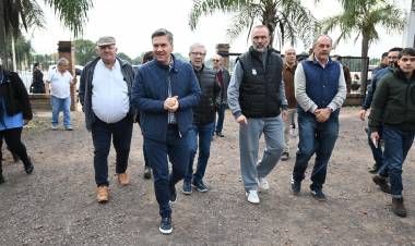 FORTALECIENDO LOS CONSORCIOS CAMINEROS: NUEVA MAQUINARIA PARA EL CONSORCIO CAMINERO N°40 DE PUERTO TIROL