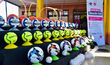 UN ANTES Y UN DESPUÉS PARA EL IMPENETRABLE: EL GOBERNADOR ZDERO ENTREGÓ KITS DE ÚTILES ESCOLARES Y ELEMENTOS DEPORTIVOS PARA ESCUELAS DE LA REGIÓN