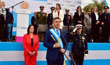 TRES ISLETAS: EL GOBERNADOR ZDERO ACOMPAÑÓ EL ACTO CENTRAL POR EL DÍA DE LA INDEPENDENCIA ARGENTINA