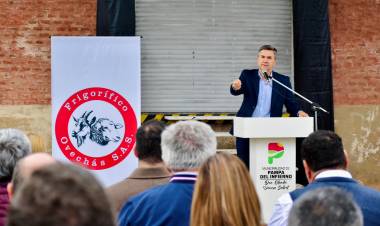 HISTÓRICO: EL GOBERNADOR ZDERO PUSO EN MARCHA EL FRIGORÍFICO CAPRINO CHAQUEÑO