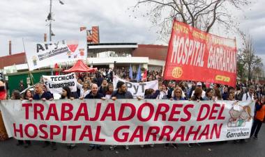 PARO Y ABRAZO SIMBÓLICO EN EL GARRAHAN