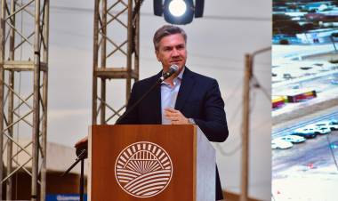 104° ANIVERSARIO DE CORZUELA: EL GOBERNADOR ZDERO ENTREGÓ TÍTULOS DE PROPIEDAD Y UNA AMBULANCIA NUEVA PARA LA LOCALIDAD