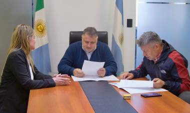 LUCHA CONTRA EL NARCOTRÁFICO: EL MINISTERIO DE GOBIERNO CEDIÓ UNA EMBARCACIÓN AL MINISTERIO DE SEGURIDAD PARA REFORZAR LA FRONTERA FLUVIAL