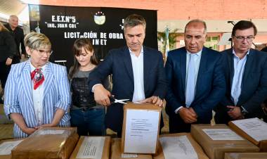 EL GOBERNADOR ZDERO PRESIDIÓ LA APERTURA DE SOBRES PARA LA CONSTRUCCIÓN DE LA EFP N°14 Y LA REFACCIÓN INTEGRAL DE LA EET N°5
