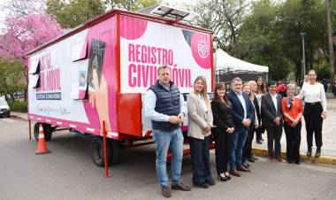 EL GOBIERNO PROVINCIAL PUSO EN MARCHA LA NUEVA UNIDAD MÓVIL DEL REGISTRO CIVIL