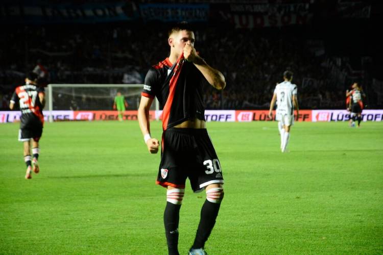 RIVER 3, EXCURSIONISTAS 0: CON MASTANTUONO GOLEADOR Y ARMANI, UN ADELANTADO