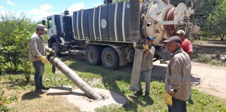 SANEAMIENTO INTEGRAL: SAMEEP REALIZÓ LIMPIEZA DE POZOS NEGROS EN VILLA RURAL EL PALMAR
