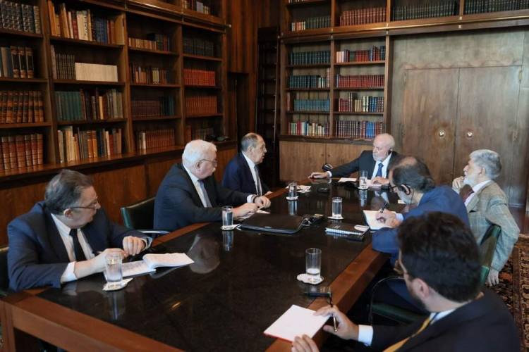 LULA SE REUNIÓ CON EL CANCILLER RUSO, SERGUÉI LAVROV