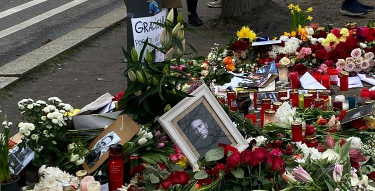   ALEXEI NAVALNY PASÓ DE ATEO MILITANTE A PONER SU FE EN EL DIOS DE LA BIBLIA