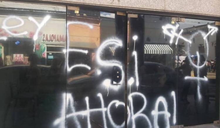 ARGENTINA: VUELVEN A VANDALIZAR UNA IGLESIA EVANGÉLICA EN LUJÁN POR EL 8M