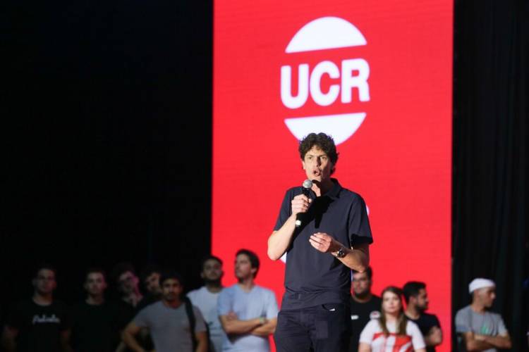 TRAS EL RECHAZO AL DNU, ESTALLÓ LA INTERNA DE LA UCR