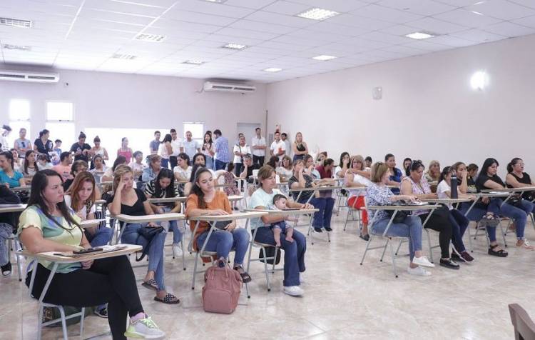 ”EMPRENDE ROSA” FUE PRESENTADA EN MÁS DE 12 MUNICIPIOS DESTINADA A MUJERES EMPRENDEDORAS