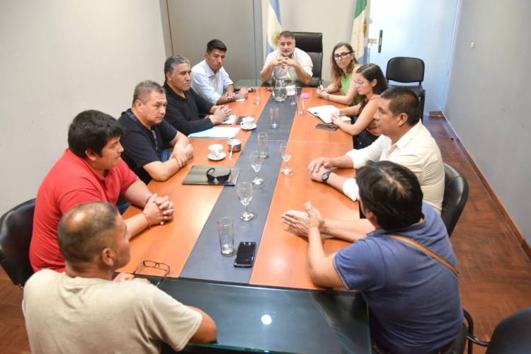 GOBIERNO Y EL IDACH ACORDARON LLEGAR CON EL PROGRAMA “ÑACHEC” A LAS COMUNIDADES ORIGINARIAS 