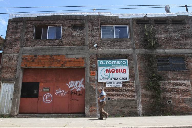 LOS MÁS OPTIMISTAS VEN LA LUZ AL FINAL DEL TÚNEL DENTRO DE UN AÑO