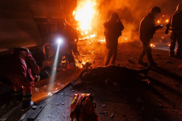 OCHO MUERTOS POR BOMBARDEOS RUSOS EN EL ESTE DE UCRANIA