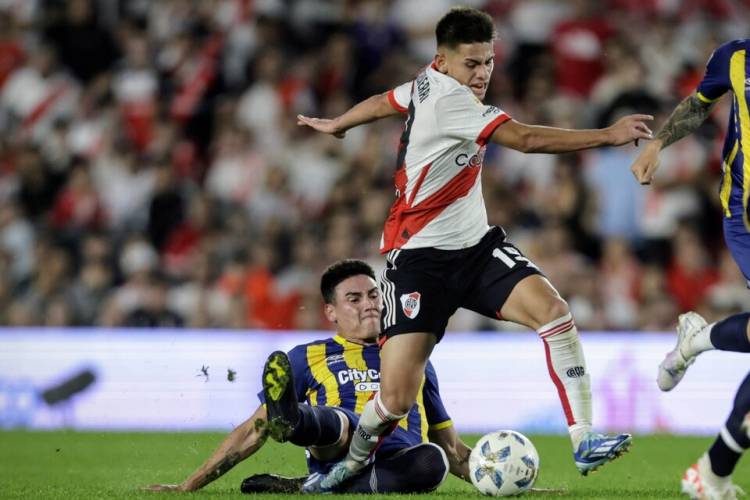 RIVER SUPERÓ A CENTRAL EN EL ÚLTIMO SUSPIRO Y QUEDÓ MÁS CERCA DE LA CLASIFICACIÓN