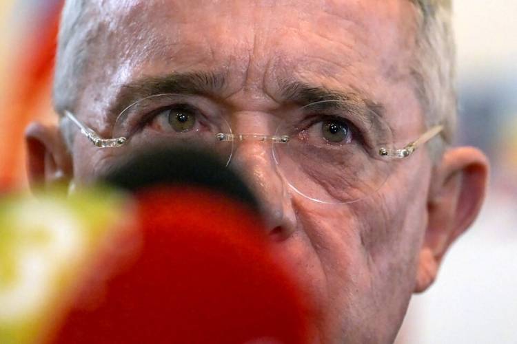 COLOMBIA: LA FISCALÍA PIDIÓ LLEVAR A JUICIO AL EXPRESIDENTE ÁLVARO URIBE