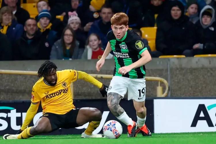 VALENTÍN BARCO TIENE LOS DÍAS CONTADOS EN EL BRIGHTON