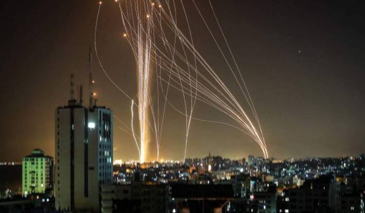 LA ‘CÚPULA DE HIERRO’ FRENA MASIVO ATAQUE DE IRÁN A ISRAEL CON DRONES Y MISILES