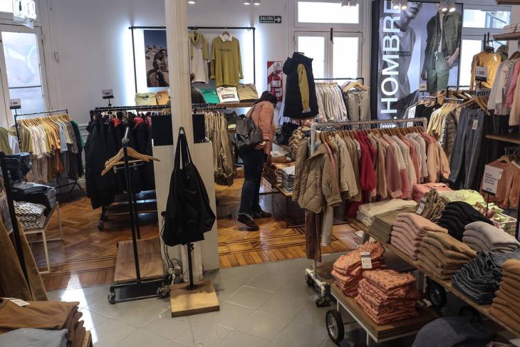 EL CONSUMO, EN BAJA