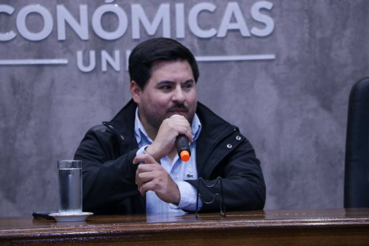 CON GRAN ÉXITO SE DESARROLLÓ LA CLÍNICA PREPARATORIA PARA LOS EMPRENDEDORES QUE EN ESTE AÑO PARTICIPARÁN DE LA BIENAL
