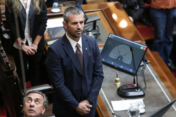 EL GOBIERNO PRESIONA PARA APROBAR BIENES PERSONALES, GANANCIAS Y LAS PRIVATIZACIONES