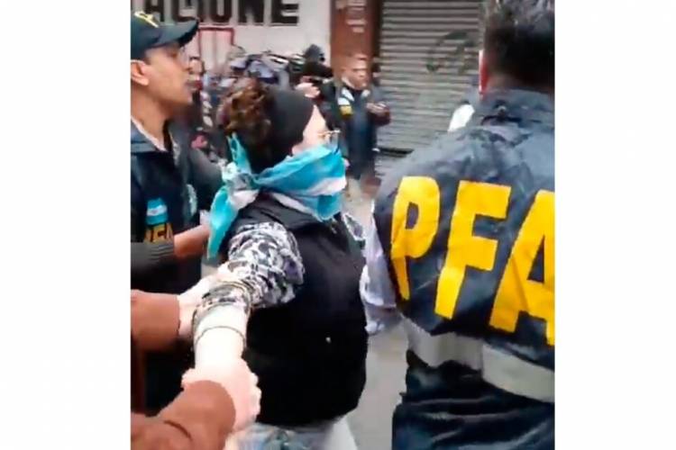 "NO PARECE QUE ESTEMOS VIVIENDO EN DEMOCRACIA"