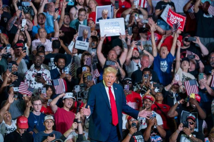 TRUMP PROPONE UNA LIGA DE LUCHA  COMPUESTA POR MIGRANTES