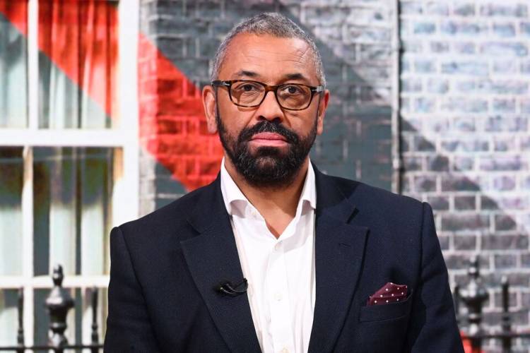 EL AYUDANTE DEL MINISTRO DEL INTERIOR BRITÁNICO NO CREE EN EL PLAN MIGRATORIO 