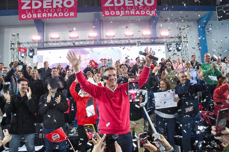 EL GOBERNADOR LEANDRO ZDERO ASUMIÓ LA CONDUCCIÓN DE LA UNIÓN CÍVICA RADICAL EN CHACO