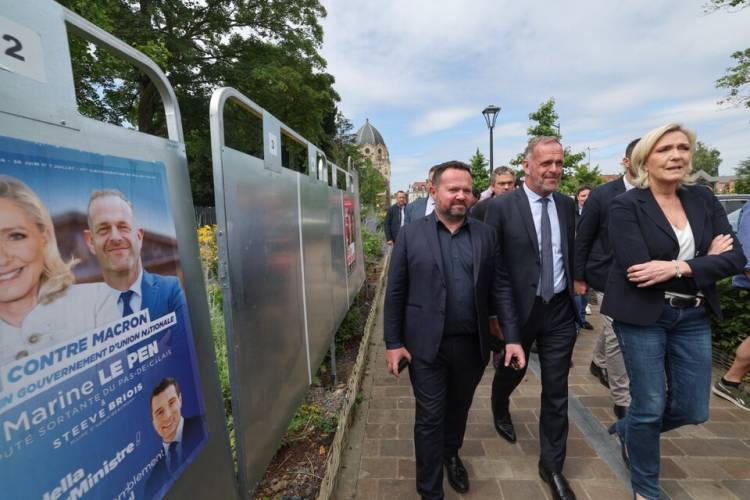 FRANCIA: LA ULTRADERECHA ESTARÍA LEJOS DE OBTENER LA MAYORÍA ABSOLUTA