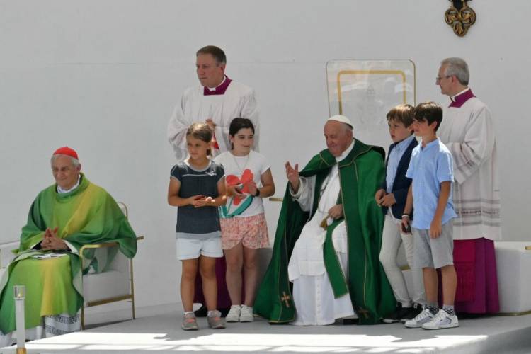 EL PAPA LLAMÓ A CONSTRUIR “UN SUEÑO COLECTIVO” EN DEMOCRACIA