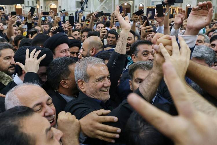 IRÁN: EL REFORMISTA PEZESHKIAN ASUMIRÁ LA PRESIDENCIA A PRINCIPIOS DE AGOSTO