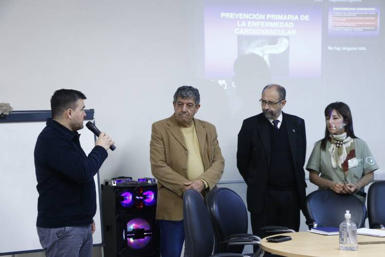 SALUD: CAPACITACIÓN EN FACTORES DE RIESGO CARDIOVASCULAR PARA PERSONAL DE CENTROS DE ATENCIÓN PRIMARIA