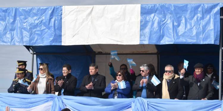 INTENDENTE ADALBERTO PAPP: "LA INDEPENDENCIA SE CONSTRUYE TODOS LOS DÍAS"