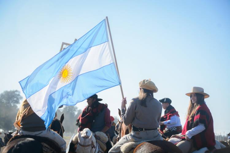 SANTA SYLVINA: ZDERO ACOMPAÑÓ LA 8VA. FIESTA DEL LOCRO Y LA ARGENTINIDAD