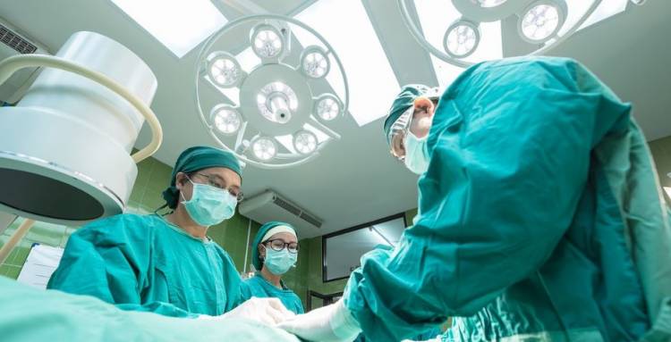 TRES PERSONAS RENUNCIAN A LA EUTANASIA TRAS NEUROCIRUGÍA PARA SU DOLOR