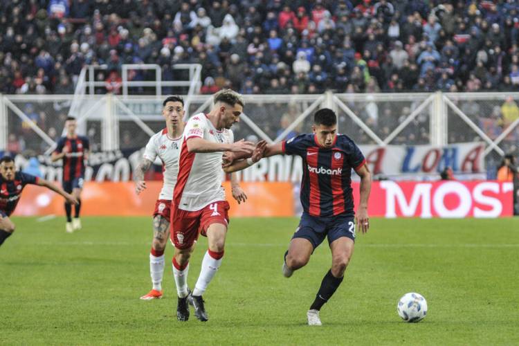 SAN LORENZO, HURACÁN Y UN EMPATE CLÁSICO PASADO POR AGUA
