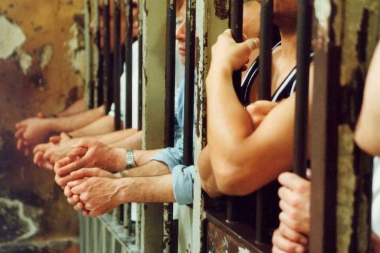ITALIA: CÁRCELES SATURADAS, MALOS TRATOS Y PÉSIMOS SERVICIOS