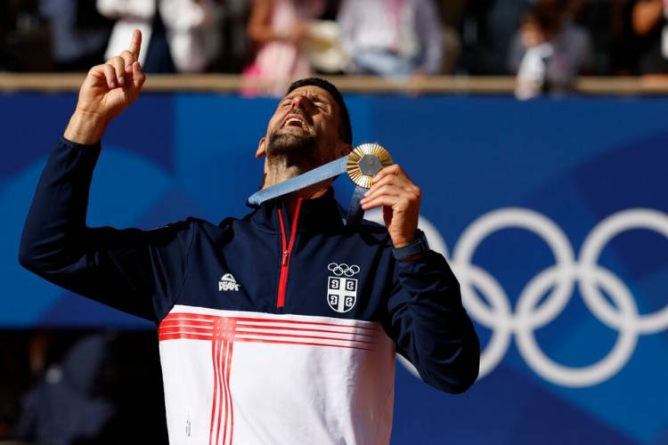 NOVAK DJOKOVIC: EL NIÑO QUE AÚN OYE LAS BOMBAS Y CERRÓ EL CÍRCULO COMO CAMPEÓN OLÍMPICO