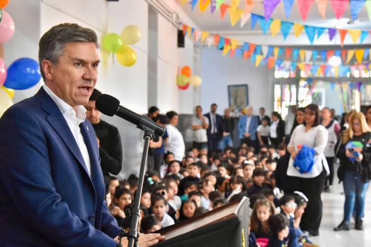 RESISTENCIA: EL GOBERNADOR ZDERO ACOMPAÑÓ HOY EL ANIVERSARIO 95° DE LA EEP N° 169 “RÓMULO ZABALA”