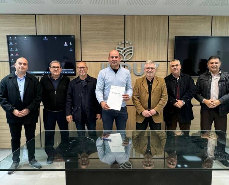 BASAIL: EL IPDUV FIRMA CONVENIO PARA LA REGULARIZACIÓN DOMINIAL DE 70 VIVIENDAS