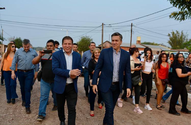 OBRAS PARA PRESIDENCIA ROCA: INAUGURACIÓN DE RIPIO Y CORDÓN CUNETA PARA LA COMUNIDAD