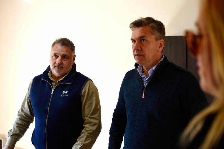PAMPA DEL INFIERNO: EL GOBERNADOR ZDERO SUPERVISÓ HOY LAS OBRAS DE MEJORAS EN EL REGISTRO CIVIL