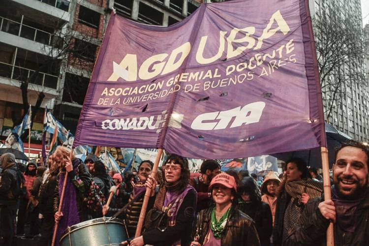 COMIENZA HOY UN NUEVO PARO DE 48 HORAS DE LOS UNIVERSITARIOS