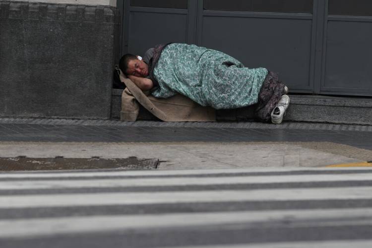 A CUÁNTO ASCIENDE LA CANASTA PARA NO SER POBRE O INDIGENTE