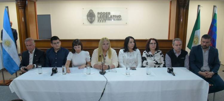 LA LEGISLATURA PREMIÓ ESTE 2024 A CINCO “JÓVENES DESTACADOS” EN EMPRENDEDORISMO, COMPROMISO SOCIAL, LITERATURA, DEPORTE Y DISEÑO 