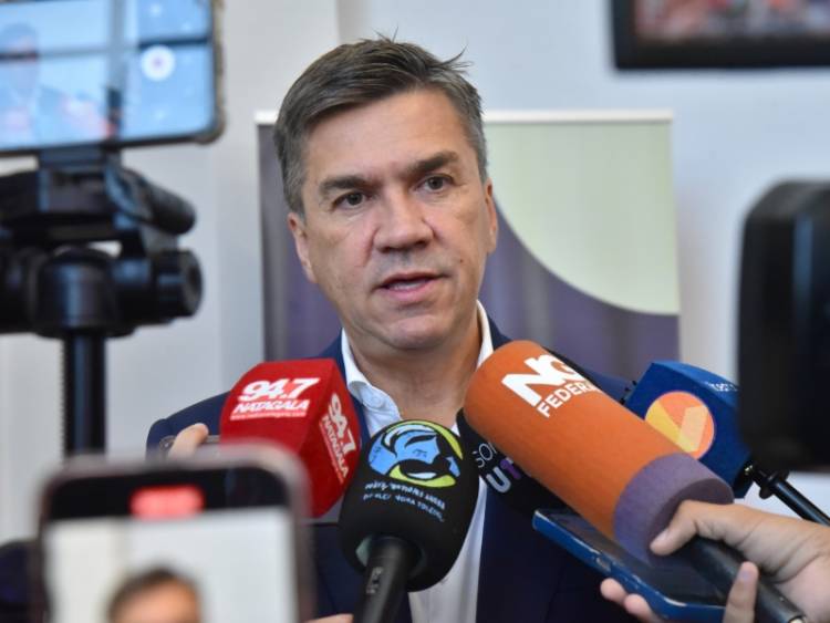 EL GOBERNADOR ZDERO ANUNCIÓ EL PAGO DE SUELDOS CON EL INCREMENTO DEL 7,5% PARA LA ADMINISTRACIÓN PÚBLICA
