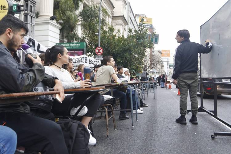 LA MECHA ESTUDIANTIL PRENDIDA CONTRA EL AJUSTE