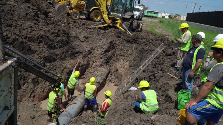 RESISTENCIA: SAMEEP REPARÓ CAÑERÍA DE IMPULSIÓN DE AGUA POTABLE EN LA ZONA SUR Y EL SERVICIO SE RESTABLECE PAULATINAMENTE 